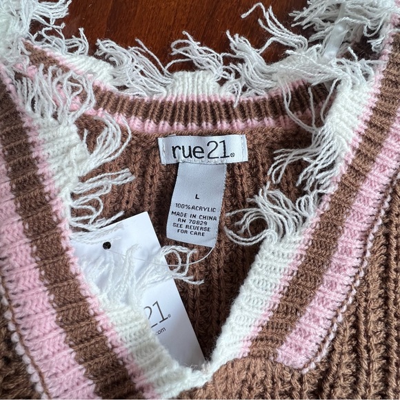 COPY - NWT RUE 21 Frilly Crop Sweater - Picture 5 of 7